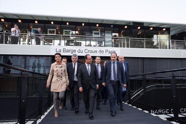 François Hollande inaugure la péniche